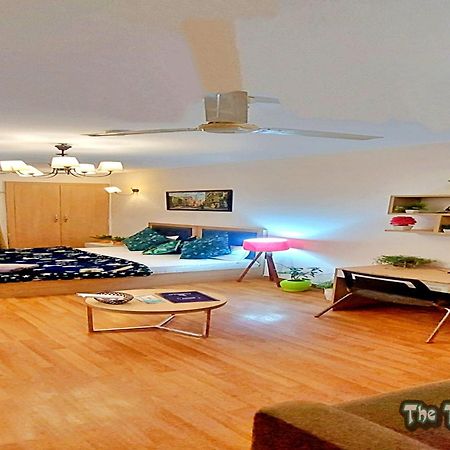 Top Luxury & Couple Friendly Stay Gp By Taj Suites & Studios #New Year Party & Stay Нойда Экстерьер фото