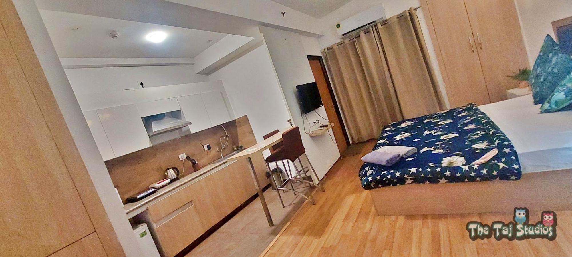 Top Luxury & Couple Friendly Stay Gp By Taj Suites & Studios #New Year Party & Stay Нойда Экстерьер фото