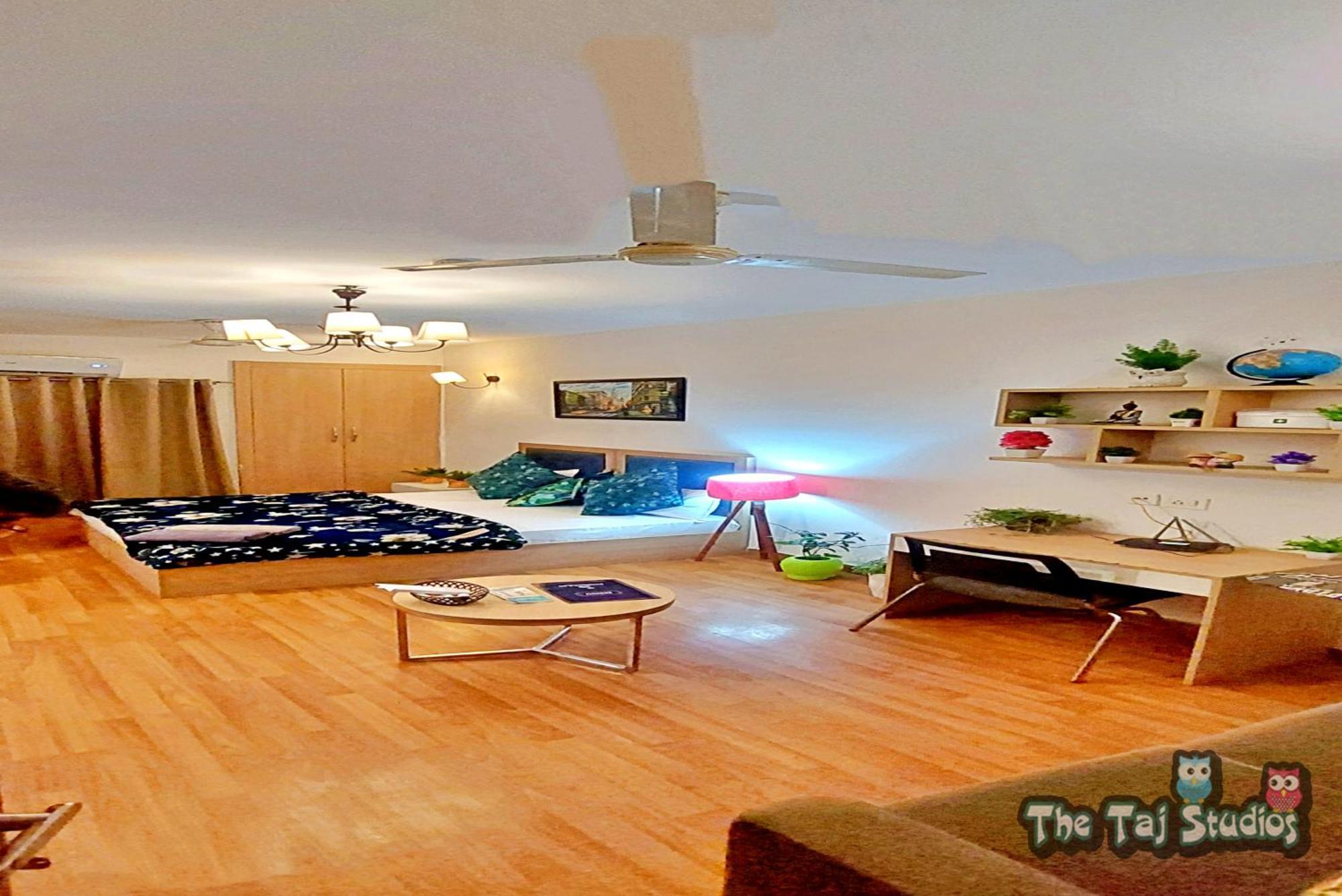 Top Luxury & Couple Friendly Stay Gp By Taj Suites & Studios #New Year Party & Stay Нойда Экстерьер фото